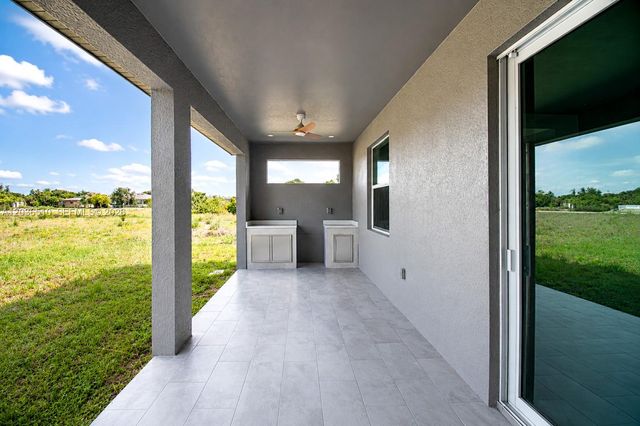 804 Curtis Ave N, Lehigh Acres, FL 33971