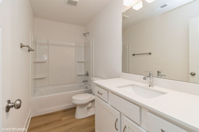 143 10th Avenue NE, Altoona, IA 50009