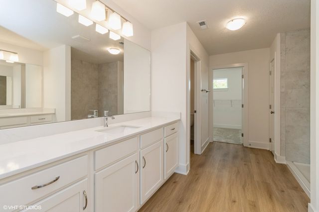 143 10th Avenue NE, Altoona, IA 50009
