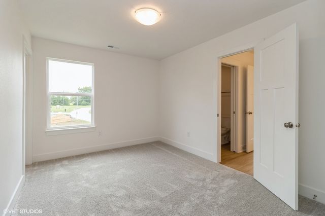 143 10th Avenue NE, Altoona, IA 50009