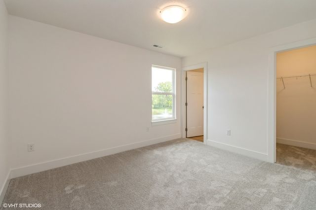 143 10th Avenue NE, Altoona, IA 50009