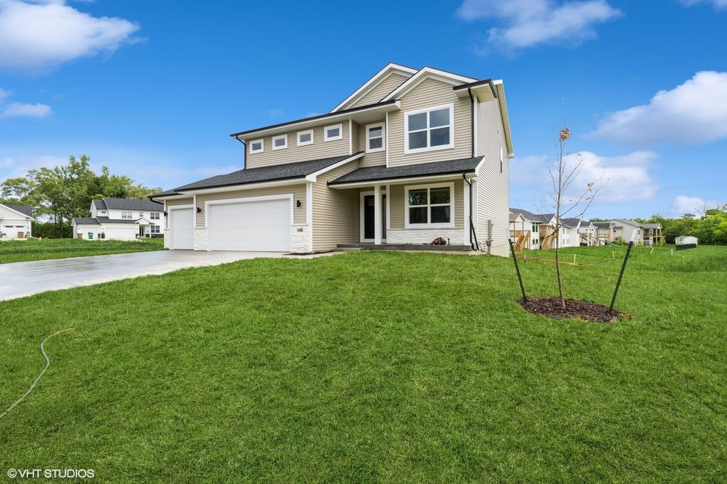 143 10th Avenue NE, Altoona, IA 50009