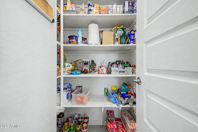 937 E LA MIRADA Drive, Phoenix, AZ 85042