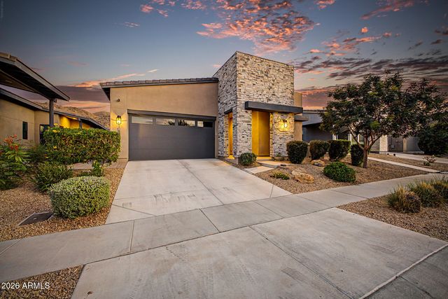 937 E LA MIRADA Drive, Phoenix, AZ 85042