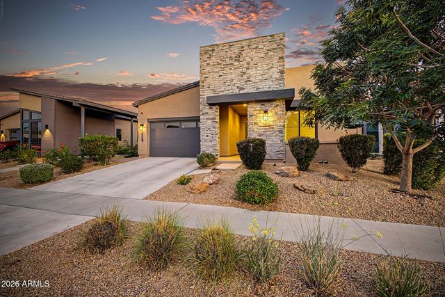 937 E LA MIRADA Drive, Phoenix, AZ 85042