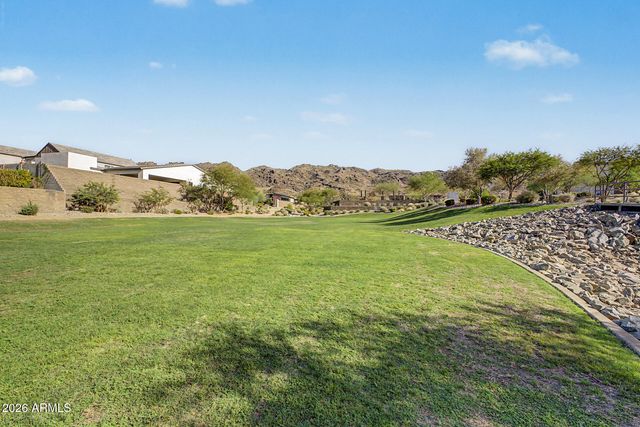 937 E LA MIRADA Drive, Phoenix, AZ 85042