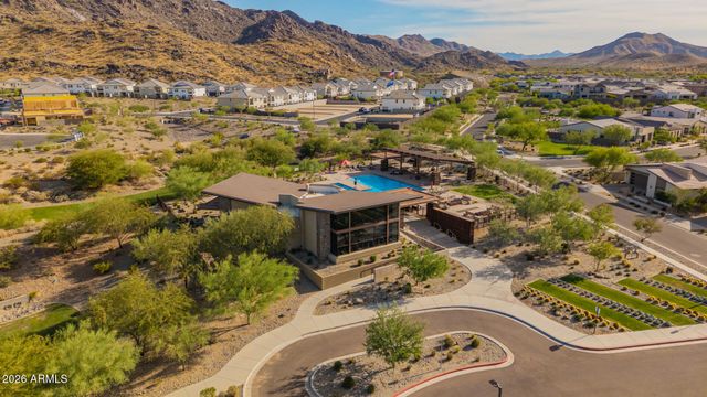 937 E LA MIRADA Drive, Phoenix, AZ 85042