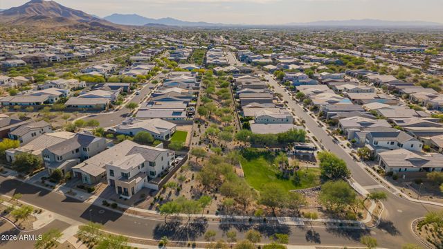 937 E LA MIRADA Drive, Phoenix, AZ 85042