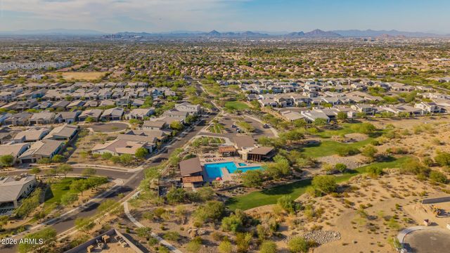 937 E LA MIRADA Drive, Phoenix, AZ 85042