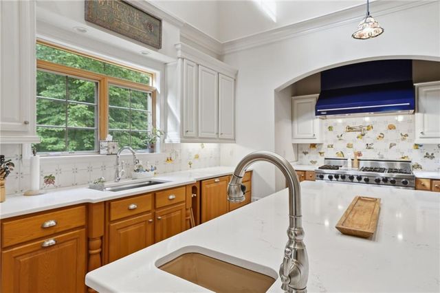 549 Petit Ridge Drive, Big Canoe, GA 30143