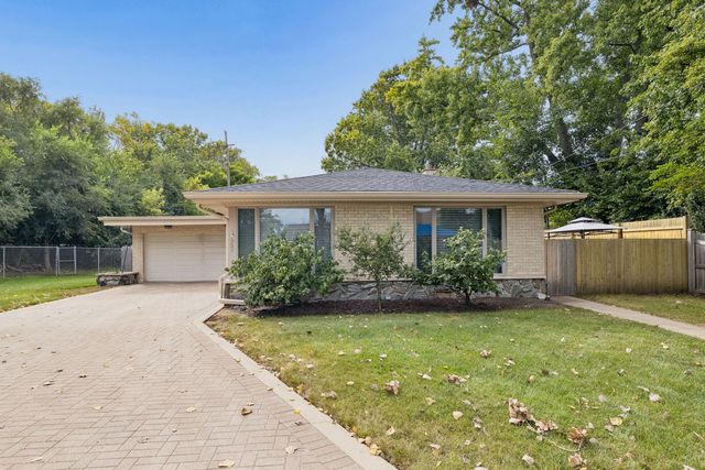 652 S Poplar Avenue, Elmhurst, IL 60126