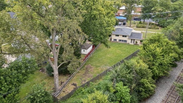 652 S Poplar Avenue, Elmhurst, IL 60126