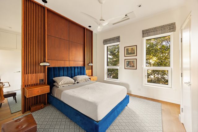 19 CONSELYEA Street, New York City, NY 11211