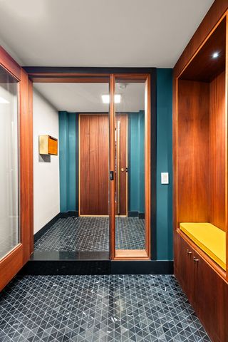 19 CONSELYEA Street, New York City, NY 11211