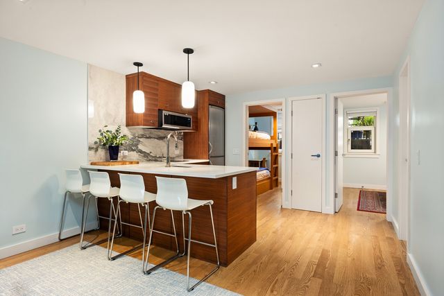 19 CONSELYEA Street, New York City, NY 11211
