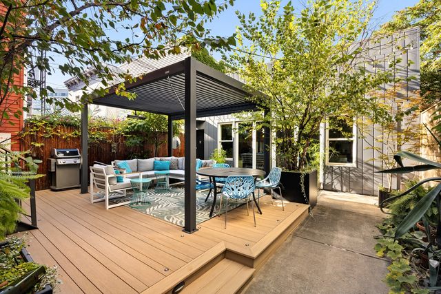 19 CONSELYEA Street, New York City, NY 11211