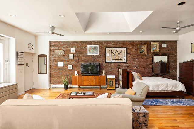 19 CONSELYEA Street, New York City, NY 11211
