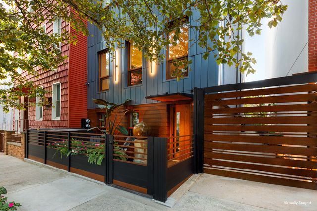 19 CONSELYEA Street, New York City, NY 11211