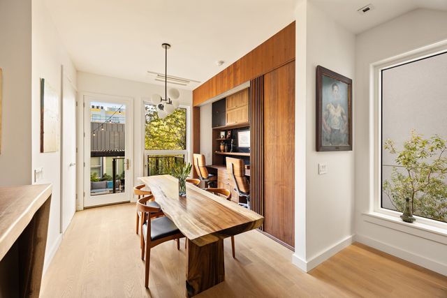19 CONSELYEA Street, New York City, NY 11211