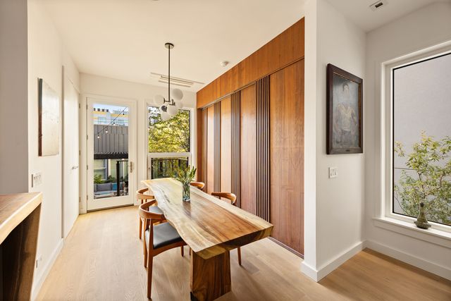 19 CONSELYEA Street, New York City, NY 11211