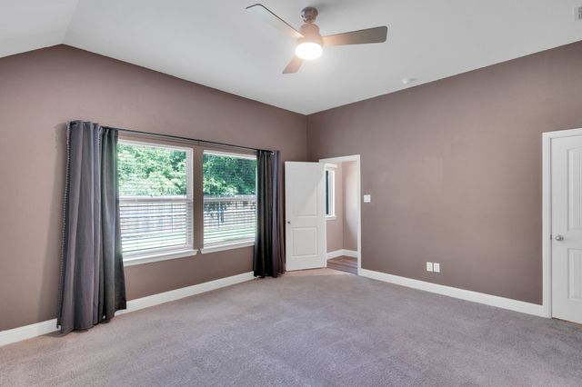 944 Crockett Street, Aubrey, TX 76227
