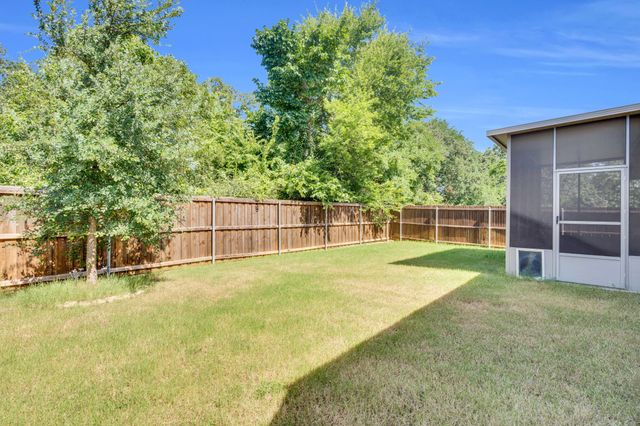 944 Crockett Street, Aubrey, TX 76227