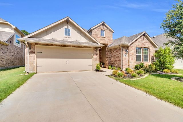 944 Crockett Street, Aubrey, TX 76227