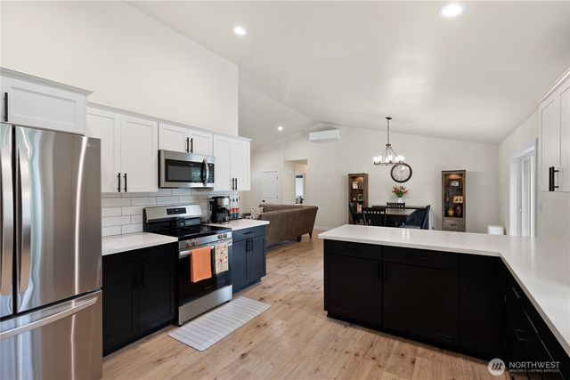 911 W California Road, Shelton, WA 98584