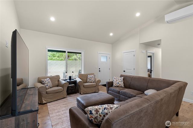 911 W California Road, Shelton, WA 98584