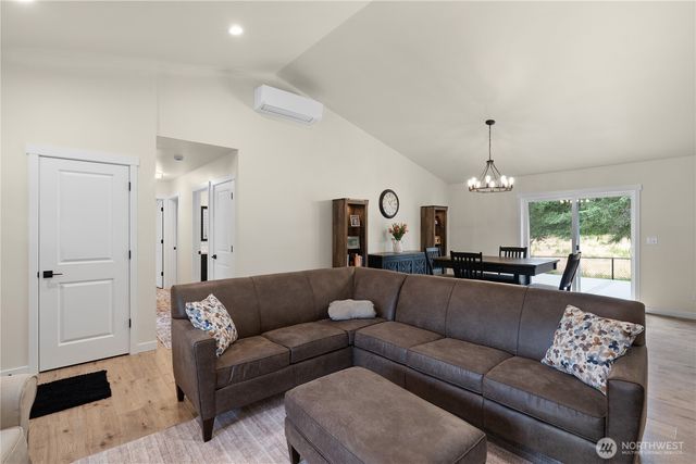 911 W California Road, Shelton, WA 98584