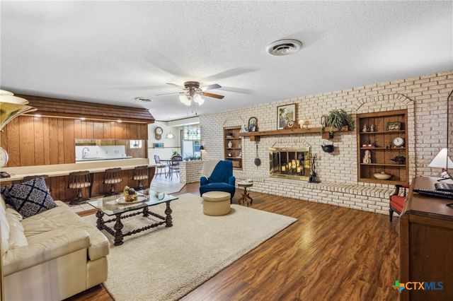 501 Dundee Street, Victoria, TX 77904