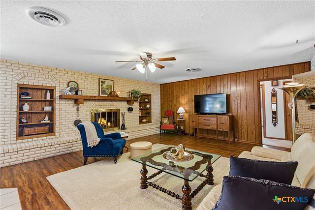 501 Dundee Street, Victoria, TX 77904