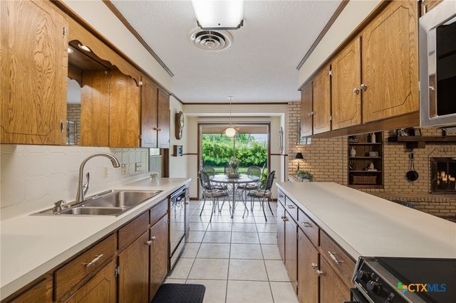 501 Dundee Street, Victoria, TX 77904