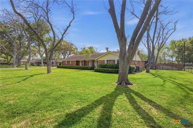 501 Dundee Street, Victoria, TX 77904