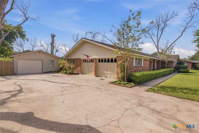 501 Dundee Street, Victoria, TX 77904