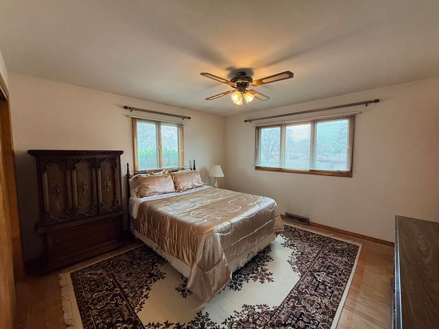 1810 W 95th Court, Crown Point, IN 46307