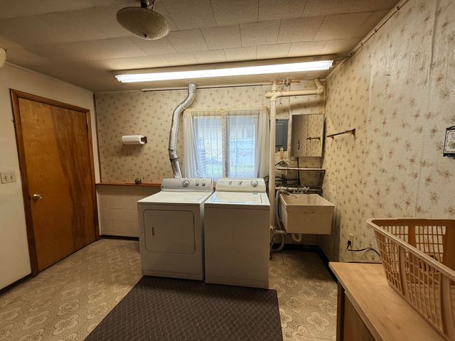 1810 W 95th Court, Crown Point, IN 46307