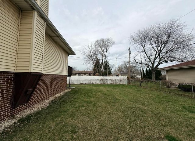 1810 W 95th Court, Crown Point, IN 46307