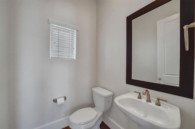 2058 Fannin Station N, Houston, TX 77045