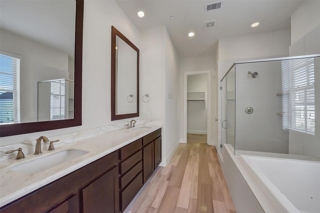 2058 Fannin Station N, Houston, TX 77045