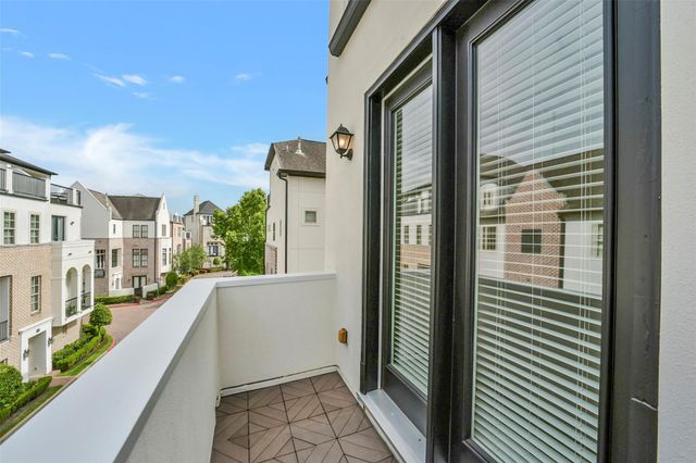 2058 Fannin Station N, Houston, TX 77045