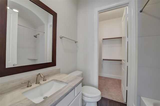 2058 Fannin Station N, Houston, TX 77045