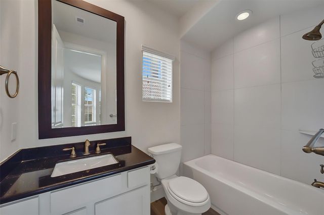 2058 Fannin Station N, Houston, TX 77045