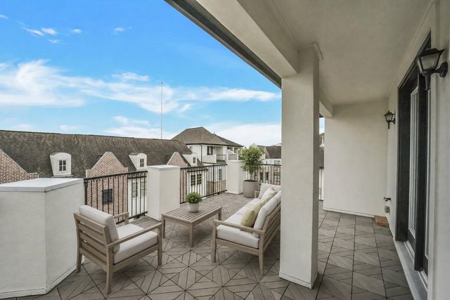 2058 Fannin Station N, Houston, TX 77045