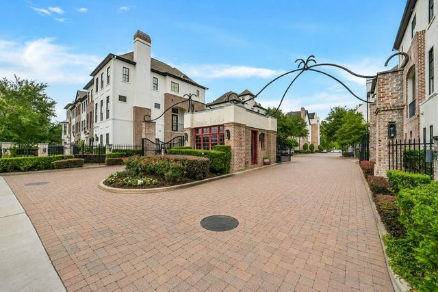2058 Fannin Station N, Houston, TX 77045