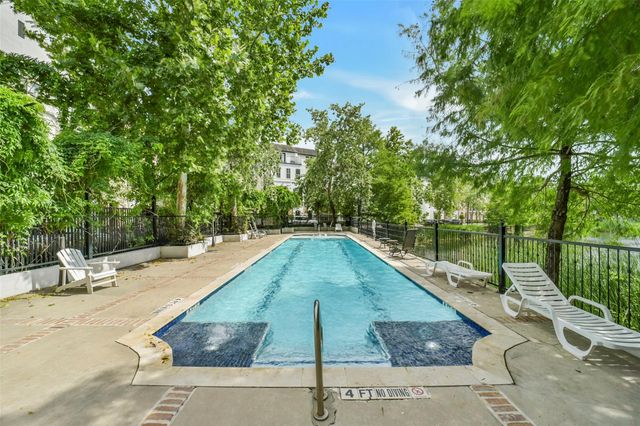 2058 Fannin Station N, Houston, TX 77045