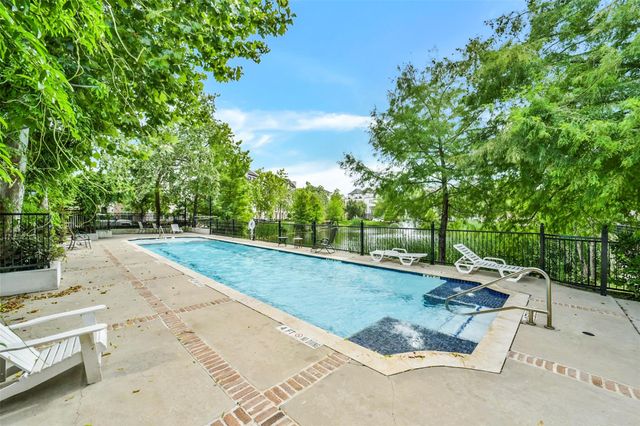 2058 Fannin Station N, Houston, TX 77045