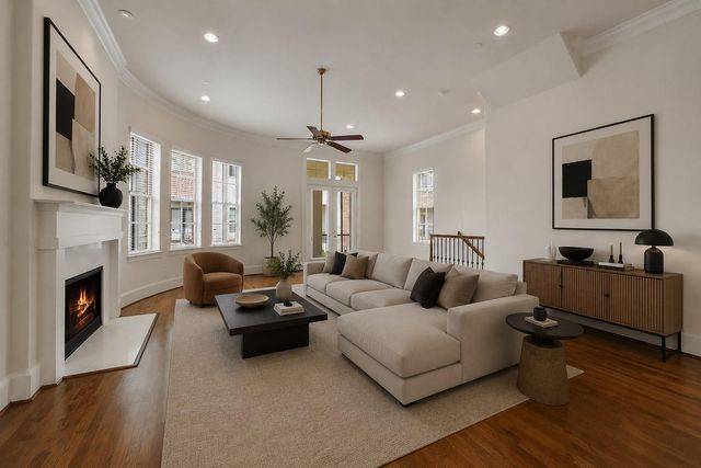2058 Fannin Station N, Houston, TX 77045