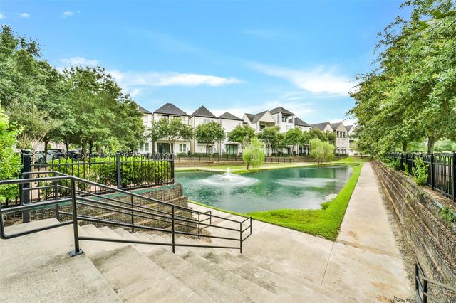 2058 Fannin Station N, Houston, TX 77045