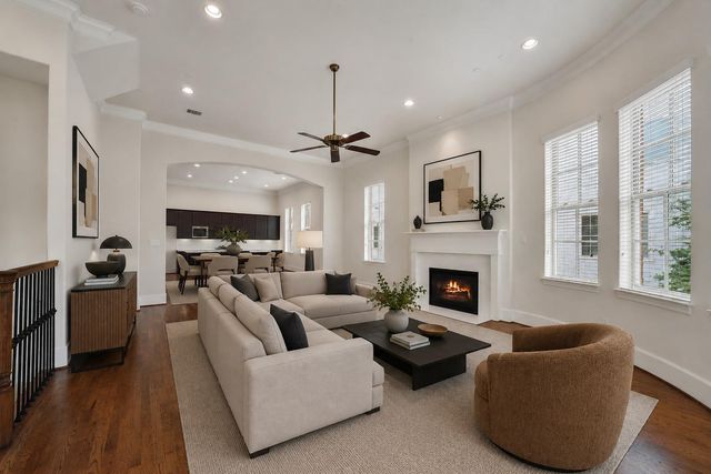 2058 Fannin Station N, Houston, TX 77045